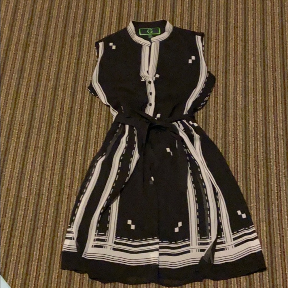 Gorgeous black and white xxs dress with belt.